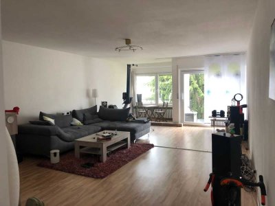 Schöne, helle 2,5 Zimmer Wohnung in Feudenheim