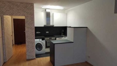 ** Neu saniertes Apartment in direkter U-Bahn Nähe zum Selbstbezug **