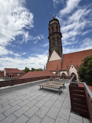 Theaterstraße: Erstbezug nach Renovierung - 4-Zimmer Altbauwohnung mit großer Dachterrasse