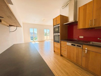 Hohe Wohnqualität in Urfahr - 4-Raum-Wohnung mit 2 Balkonen, hoher Raumhöhe und Einbauküche in Gründberg zu vermieten.