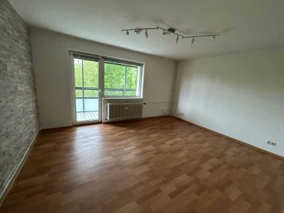 Nachmieter gesucht, für eine Sernioren/innen 3 Zimmerwohnung zum 16.06.2025 zum selber renovieren.