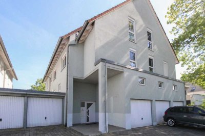 Gepflegte 2-Zimmerwohnung mit Balkon, Gartenanteil und Garage in Zwochau