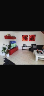 Helle 4-Zimmer Maisonette-Wohnung mit Balkon und Einbauküche in Erlenbach