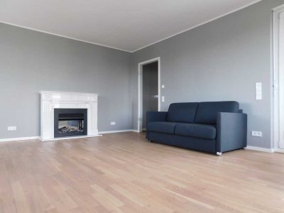 Luxuriöse, teilmöbilierte und kurzfristig verfügbare Wohnung in bester Lage