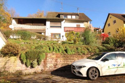 3 Familienhaus, eine Wohnug sofort frei