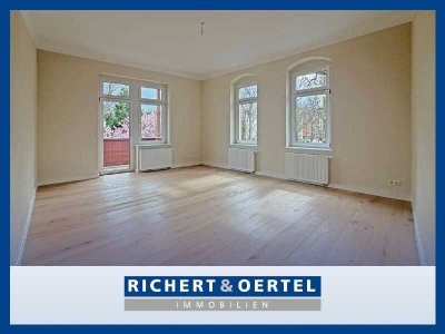 Erstbezug nach Renovierung: Lichtdurchflutete 5-Raum-Wohnung mit zwei Balkonen & Gäste-WC