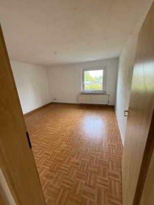 Helle 2R-Wohnung mit Badewanne sucht Sie!