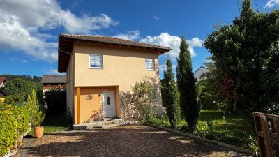 RESERVIERT - Wohntraum mit Pool & Gartenidylle, Freistehendes EFH am Kaiserstuhl