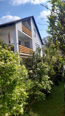 Attraktive und gepflegte 3-Raum-DG-Wohnung mit Balkon in Pfaffenhofen/Niederscheyern