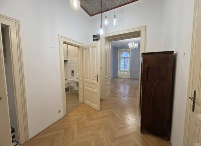 Wohnen mit Charme: Großzügige 4-Zimmer-Wohnung nahe dem Augarten