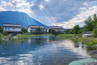 Wohnen wie im Urlaub Vermietung Doppelhaushälfte mit Schwimmteich &amp; Top-Lage am Mieminger Plateau