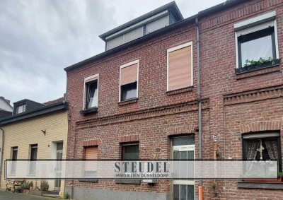Viersen-Beberich, 3 Familien - Haus mit 20.000,-Euro, pa. Mieteinnahme und großem Garten