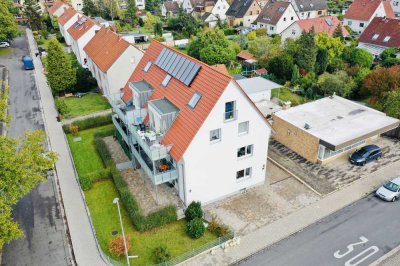 Mit eigenem Garten: Sanierte 3-Zimmer-Wohnung mit großzügiger Terrasse im sanierten Mehrfamilienhaus