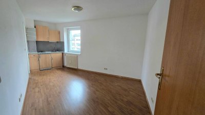 Garconniere mit Küche neben Bahnhof