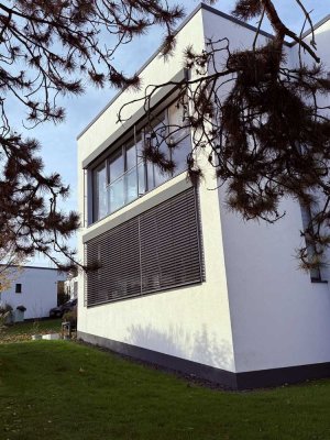 HENNEF / GEISTINGEN: Helle und großzügige 3-Zimmerwohnung auf parkähnlichen Grundstück + Einbauküche