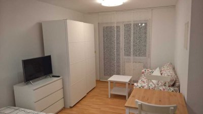 Schöne, Möblierte 1 Zimmer- Wohnung mit Tiefgarage und S-Bahn Nä