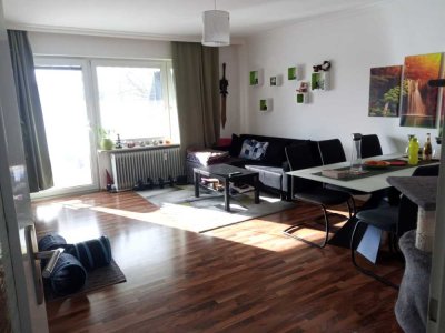 Schöne 3-Zimmer-Wohnung mit  mit Balkon (Süd) + Markise in Gilching
