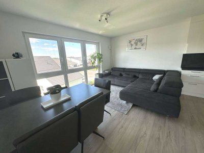 Schöne, helle  4 Zi. Wohnung mit EBK und Balkon