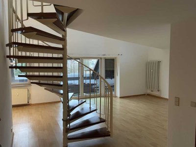 Exklusive, gepflegte 3,5-Zimmer-DG-Wohnung mit geh. Innenausstattung mit Balkon und EBK in Weinheim