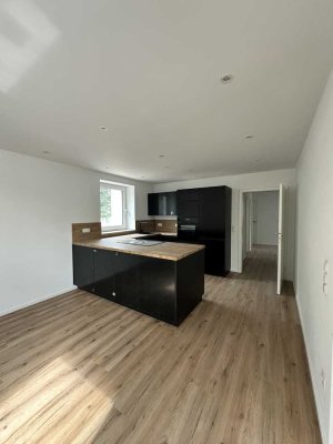 Stilvolle 4-Zimmerwohnung im 1 Stock mit Garten