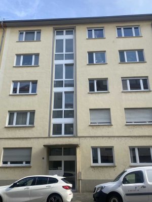 Schicke 1, 5 - Zimmer-Wohnung mit Balkon im 2. OG in Mannheim-Lindenhof