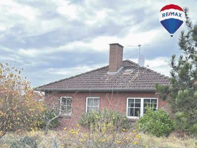 RESERVIERT! Bungalow mit 2 Garagen in netter Nachbarschaft