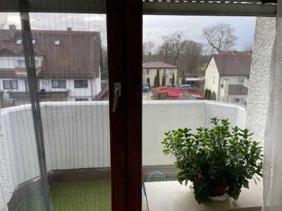 Brück Immobilien - *Zur Kapitalanlage* Vermietete 3 Zi.-Maisonettewohnung mit Balkon