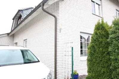 *Prov.-frei* Wunderschöne und gepflegte Doppelhaushälfte mit EBK