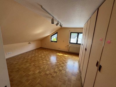 Tolle 2-Zimmer Dachgeschoss-Wohnung plus Wintergarten in Neu-Isenburg - Buchenbusch