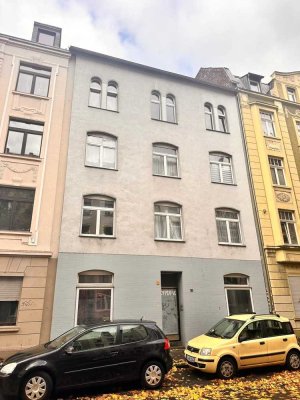 Wohnen & gestalten: EG-Wohnung plus Dachboden mit Ausbaureserve