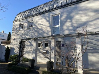 Attraktive Doppelvilla in München-Solln, mit Traumgarten und viel Platz für die Familie