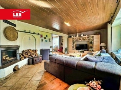 Idylle & Raum: Teilsaniertes Ein-/Zweifamilienhaus in kleiner Nachbarschaft