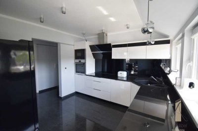 Top ausgestattete und vollmöblierte Maisonette-Wohnung mit 2 Bädern auf 95,49 m²