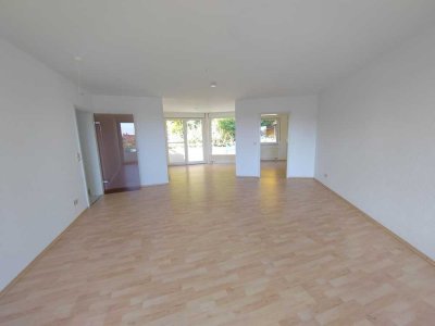 Provisionsfreie, elegante 4-Zimmer Wohnung mit 2 Balkonen in Karlsbad-Langensteinbach