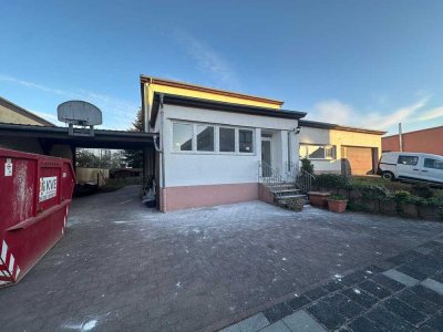 Zweifamilienhaus mit Büroanteil!