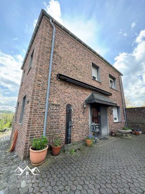 Attraktive 4 - Zimmer Wohnung mit ca. 125 QM+große Terrasse+in begehrter Lage von Würselen+