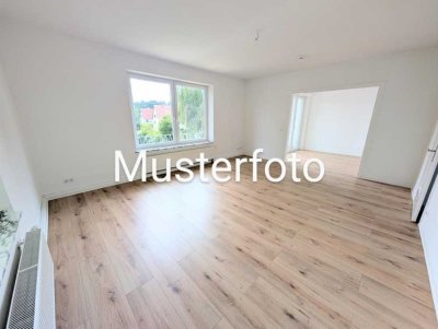 **Balkon gewünscht? Dann zugreifen! + neuer Laminat + weiße Wände +modernes Tageslichtbad**