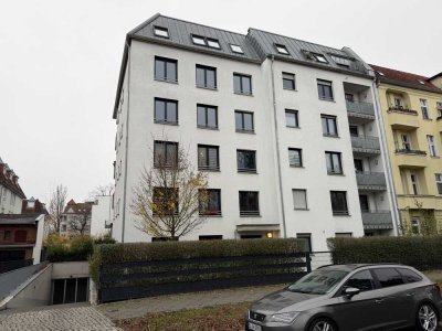 Großzügig geschnittene Wohnung, unweit der Königsheide
***Balkon***Parkett***Dusch+Wannenbad***Lift