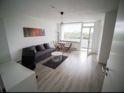 Teilmöblierte 1-Zimmer-Wohnung mit großem Balkon – gute Lage in Augsburg