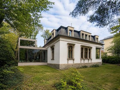 DENKMALGESCHÜTZTE VILLA AM ELBHANG