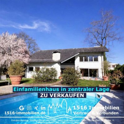 Einfamilienhaus mit Pool & großem Garten in zentraler Stadtlage