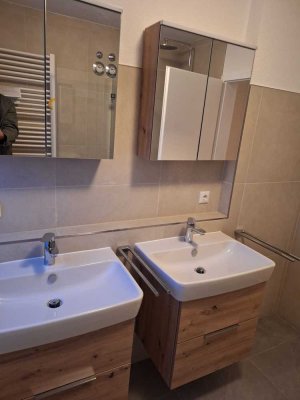 Helle, renovierte 3-Zimmer-Wohnung mit Balkon, Garage & Einbauküche