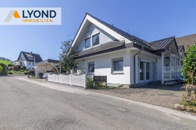 Attraktives Wohnensemble in Meinerzhagen – Einliegerwohnung, Sauna & Wintergarten