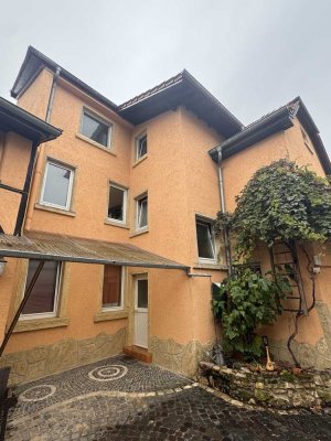 Gemütliche 2-Zimmer/Küche/Bad Dachgeschosswohnung in Nieder-Ingelheim
