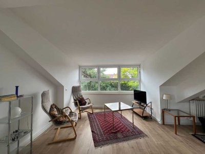 Helle und gemütliche DG-Wohnung Nähe Ammersee und A96