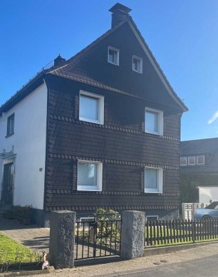 Doppelhaushälfte / Etagenwohnung in ruhiger, zentraler Lage