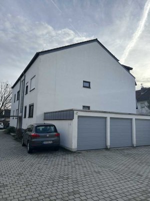 Freundliche 3 Zimmer Dachterrassen Wohnung + Hobbyraum + Garage in Karlsfeld