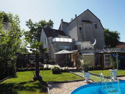 Waltrop!  Wohnen wie im sonnigen Süden! Großzügige Doppelhaushälfte mit Pool a