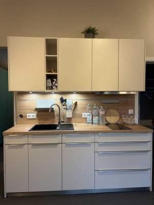 Helle, möblierte 2-Zimmer EG-Wohnung in Nabern