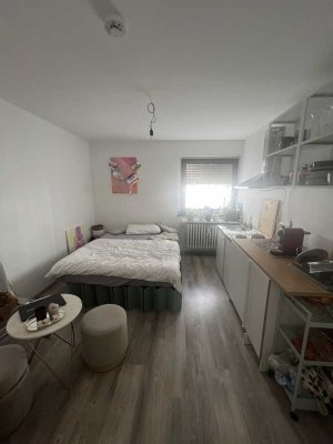 *Schöne 1,5 Zimmer Wohnung in der Schwetzingerstadt*